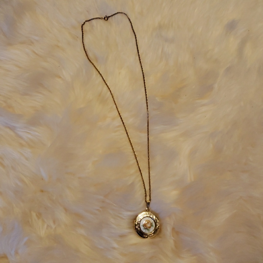 Locket Necklace - Picture 2 of 8